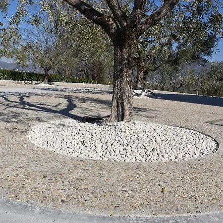 Santa Giusta Feriegård *