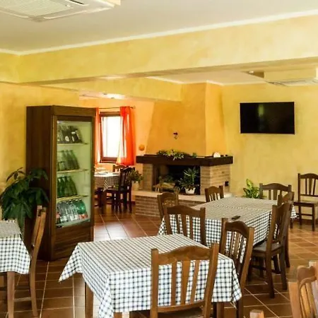 בית חווה Santa Giusta Picinisco