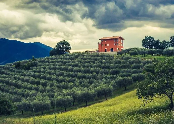 Santa Giusta Lantgård *