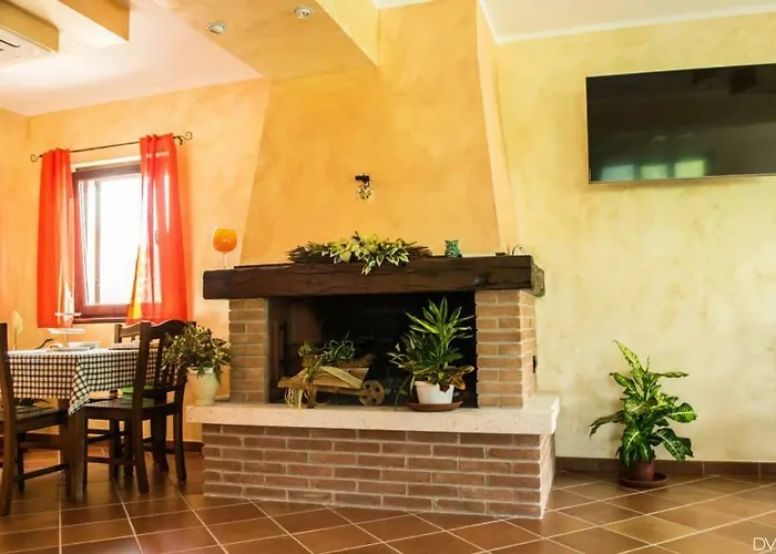 Santa Giusta Lantgård *